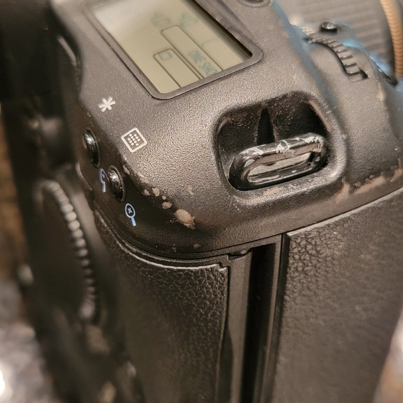 Canon EOS-1D Mark II 8.2MP Digital SLR Camera Lens 28-80mm & Charger - Picture 10 of 15